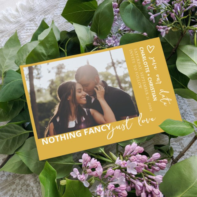 Ingenting Finare Just Kärlek Retro Färg Spara Datumet (Nothing Fancy Just Love Minimalist Wedding Save the date from Ricaso. Mix & Match wedding collection)