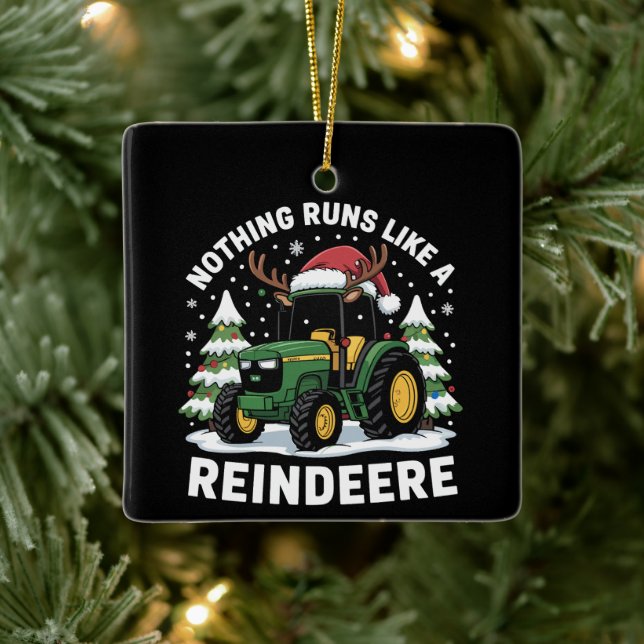Ingenting springer som en ren jul-traktor  julgransprydnad keramik (Träd)