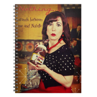 Ingenting… stativ mellan mig och Nutella Anteckningsbok