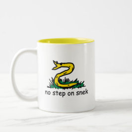 Inget steg på smygmemorandumet Gadsden parody Snek Två-Tonad Mugg