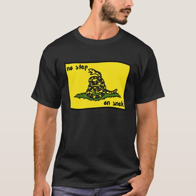 Inget steg på Snek Gadsden-Flagga-nota T Shirt (Framsida)