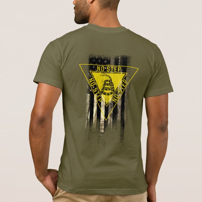 INGET STEP GADSDEN SNAKE AMERICAN FLAGGA T SHIRT (Baksida)