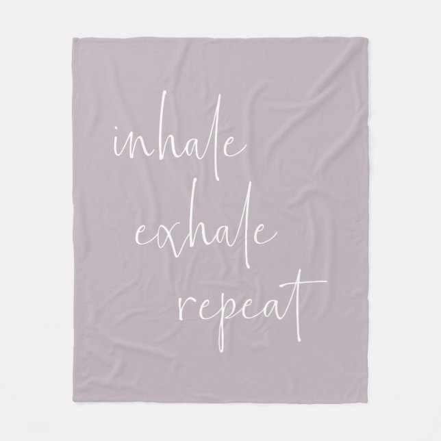 Inhale Exhale inspirationcitationsot minimalistisk Fleecefilt (Framsidan)