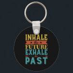 Inhale Future Exhale - inspiration Quote Inhale Ex Nyckelring<br><div class="desc">Inspirationell motivation citat till behållan du inspirerade och inspirerade andra runt dig. Ett vackert ordspråk om att släppa taget om tidigare misslyckanden och dåliga erfarenheter för att anamma framtiden och alla möjligheter. Utandning. Inhalera framtiden. Utplåna det förflutna. Bakgrunden till färg kan anpassas till färg.</div>
