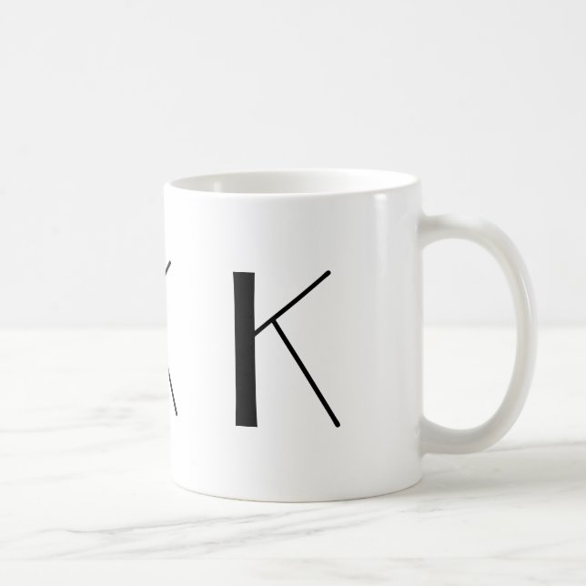 Initial K svart för Monogram & modern kaffemugg (Höger)