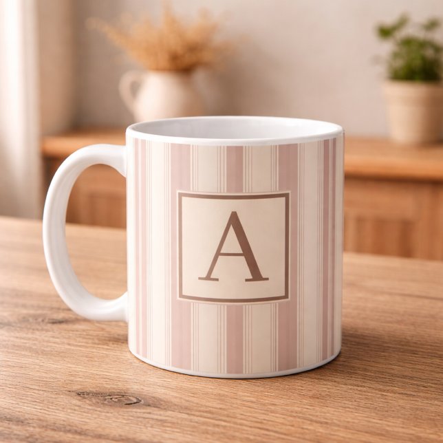 Initial lantlig gårdsstripe i beige och taupe kaffemugg (Skapare uppladdad)