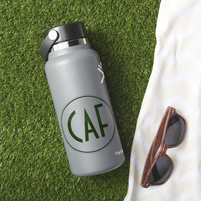 Initialer i monogram, grön-vit dekal i klippteknik (HydroFlask Insitu)