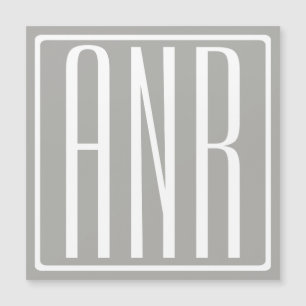 Initialer Monogram Vit på ljus Grått