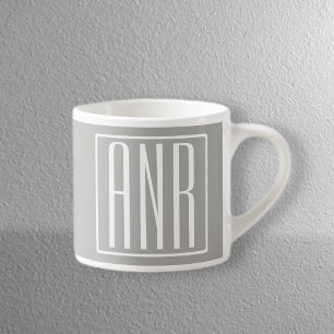 Initialer Monogram Vit på ljus Grått Espressomugg