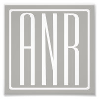 Initialer Monogram | Vit på ljus Grått