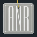 Initialer Monogram | Vit på ljus Grått Julgransprydnad Keramik<br><div class="desc">Klassi,  djärv och modern..</div>