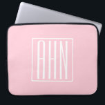 Initialer Monogram | Vit på Ljus rosa Laptop Fodral<br><div class="desc">Mjuk ljus rosa med ditt anpassningsbar monogram...  uppslag och modernt.</div>