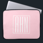 Initialer Monogram | Vit på Ljus rosa Laptop Fodral<br><div class="desc">Mjuk ljus rosa med ditt anpassningsbar monogram...  uppslag och modernt.</div>