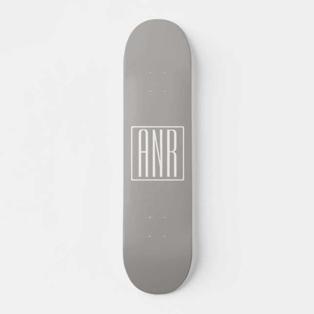 Initialer Monogram | Vit På Ljusgrå Skateboard Bräda 20,5 Cm (Framsida)