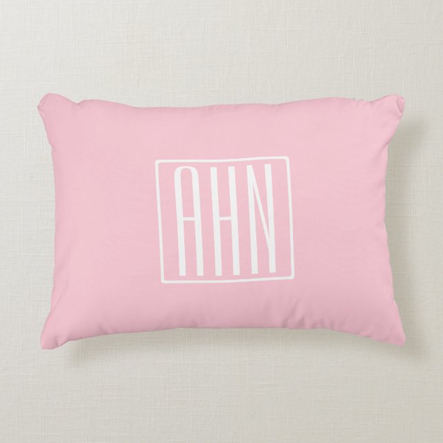 Initialer Monogram | Vit På Ljusrosa Prydnadskudde (Framsidan)