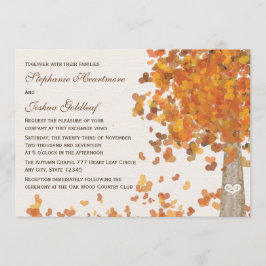 Initialer som snidas i inbjudningar för ett