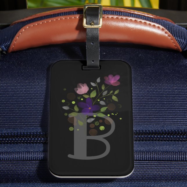 Initieral bokstav B plus blomsterdesign bagagetike Bagagebricka (Framsida Insitu 2)