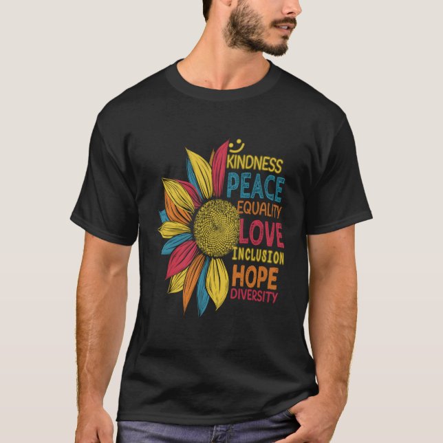 Inkluderande av Kärlek med färglös solrosa T Shirt (Framsida)