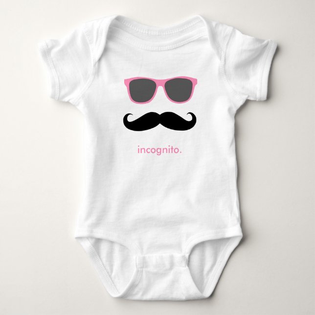 inkognito - rolig mustasch och rosa shades tee shirt (Framsida)