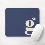 Inledande Anpassningsbar av minsta möjliga returmo Musmatta<br><div class="desc">Blått,  minimalistiskt Retro Monogram,  första Anpassningsbar,  musknapp</div>