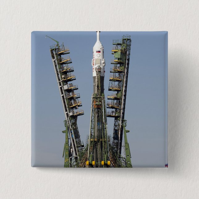 Inledande byggnadsställningar upphöjs till ställe knapp (Framsida)