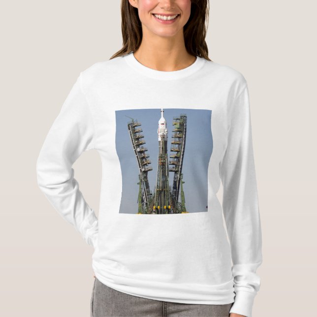 Inledande byggnadsställningar upphöjs till ställe t-shirt (Framsida)