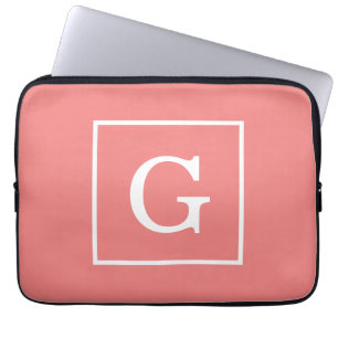 Inledande monogram för vit ljuskoral ram laptop fodral