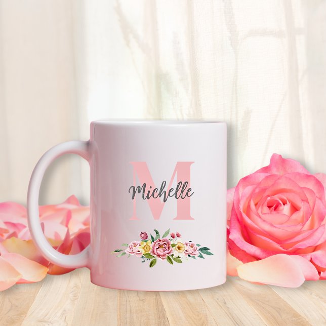 Inledande monogram skript Namn Watercolor Flowers Kaffemugg (Personalized Name With Initial Monogram Blush Pink and Watercolor Floral Bouquet Roses Carnation Mug)