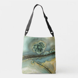 Innanför en halvädelsten axelväska