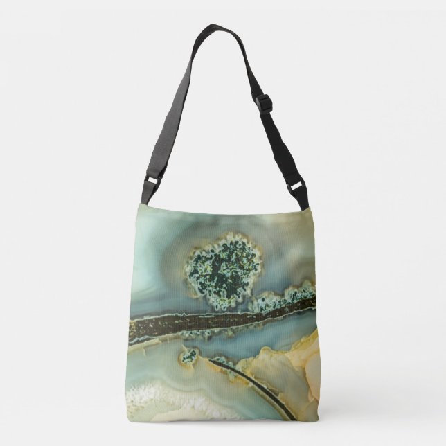 Innanför en halvädelsten axelväska (Baksida)