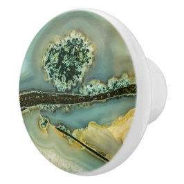 Innanför en halvädelsten knopp