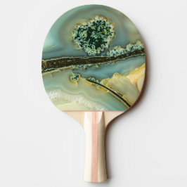 Innanför en halvädelsten pingisracket