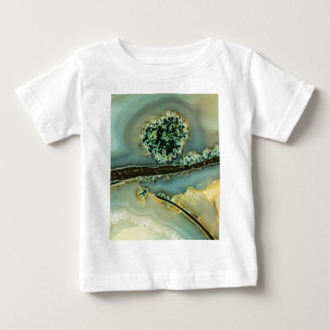 Innanför en halvädelsten t shirt (Framsida)