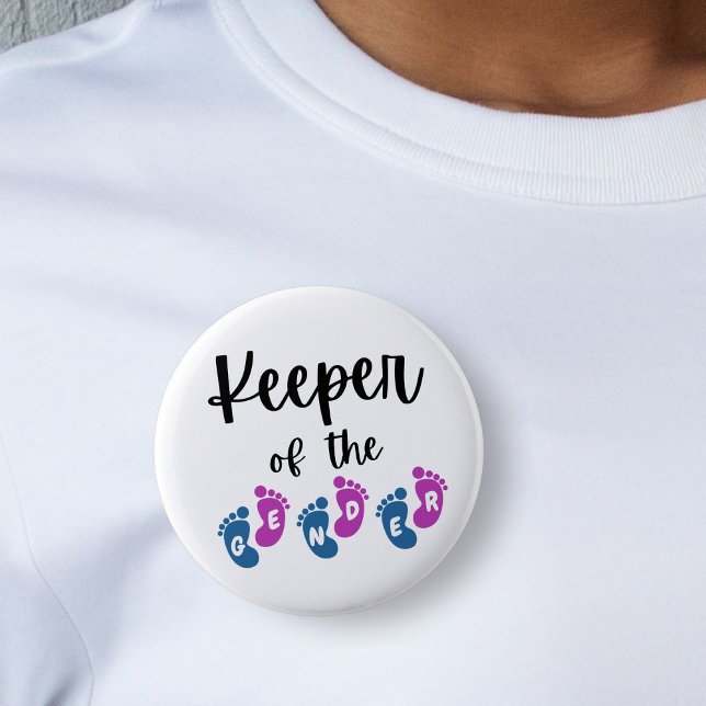 Innehavare av Genderna Reveal Baby Feet Baby Showe Knapp (keeper of the gender baby feet baby shower gender reveal white button pin)