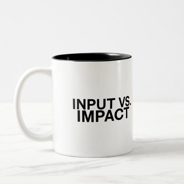 Input vs. Impact Large Minimalist Två-Tonad Mugg (Vänster)