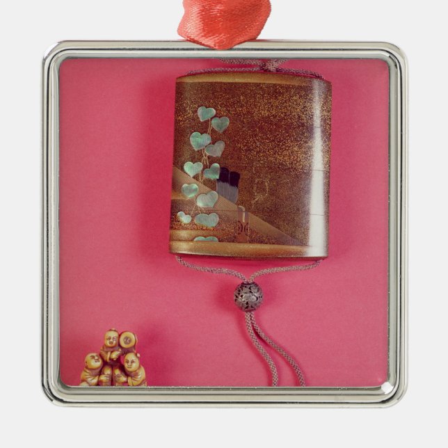 Inro för fyra fodral julgransprydnad metall (Framsidan)