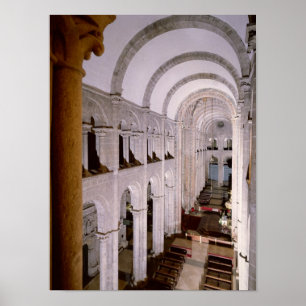 Insida av domkyrkan som börjas i 1078 poster
