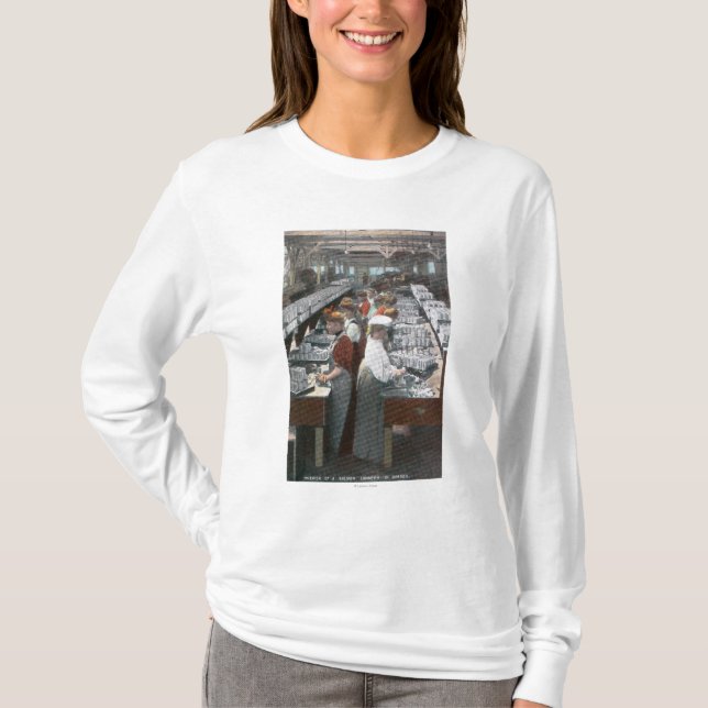 Insidan beskådar av laxCanneryarbetare T Shirt (Framsida)