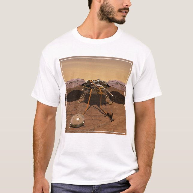 Insight Lander som opererar Yta på Mars. T Shirt (Framsida)