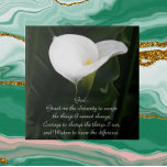 Inspirational Serenity Prayer White Calla Lily<br><div class="desc">Keramiskt plattor med fotobilden av en elegant,  vit Calla Lily och grönt bladverk tillsammans med den inspirerande orden från Serenity Prayer. Markera din ruta storlek. Gör en tänkbar gåva till familj och vänner!</div>