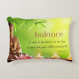 INSPIRATIONELL BALANSBUDDHA PILLOW PRYDNADSKUDDE