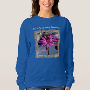 Inspirationell kvinnotröja med Vatten Lily T Shirt