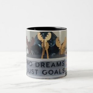 Inspired Reindeer Dreams: A Motivational Helgdag Två-Tonad Mugg