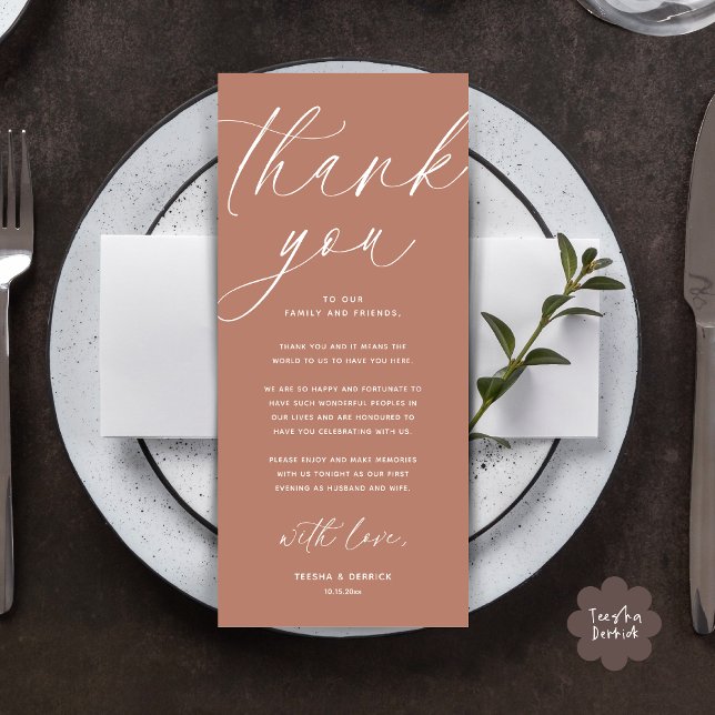 Inställning av tackkort för dagens Bröllop Ställe Program (Wedding Dinner Place Setting Thank You Card Modern Romantic Contemporary Classy Terracotta Brown)