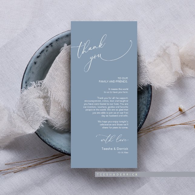 Inställning av tackkort för minimalistiskt Bröllop Program (Wedding Dinner or Brunch Guest Place Setting Thank You Card, In Modern Classy Romantic Dusty Blue.)