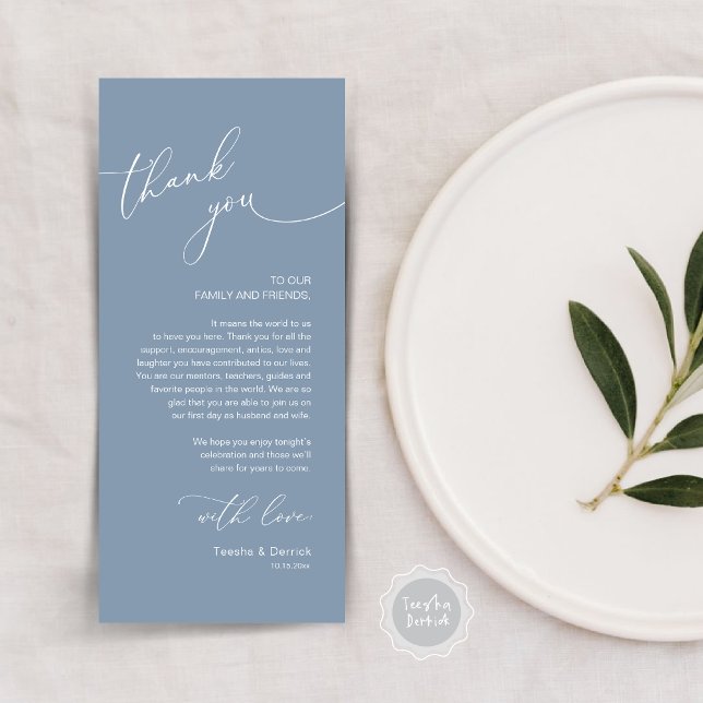Inställning av tackkort för Romantic Bröllop Ställ Program (Modern Romantic Wedding Lunch, Brunch, Dinner Place Setting Thank You Card, in Dusty Blue)