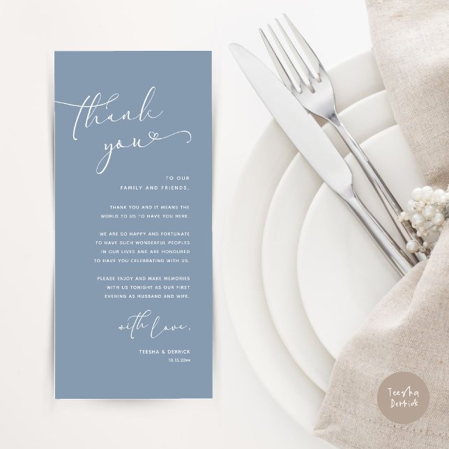 Inställning av tackkort för Romantic Bröllop Ställ Program (Romantic Minimalist Wedding Dinner Place Setting Thank You Card, in Summer Dusty Blue)