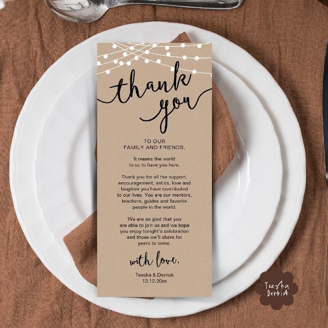 Inställningsmiddagen för Ställe i Rustic Bröllop t Program (Rustic Wedding Place Setting Rehearsal Dinner Thank you Card in brown kraft string lights theme)