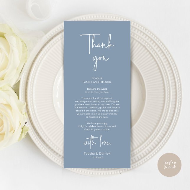Inställningsmiddagen för tackkort för det moderna  program (Modern Romantic Wedding Place Setting Dinner Thank You Card, in Dusty Blue)