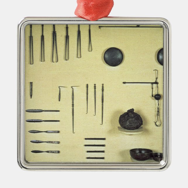 Instrumenterar från en oculists fodral, från Reims Julgransprydnad Metall (Framsidan)
